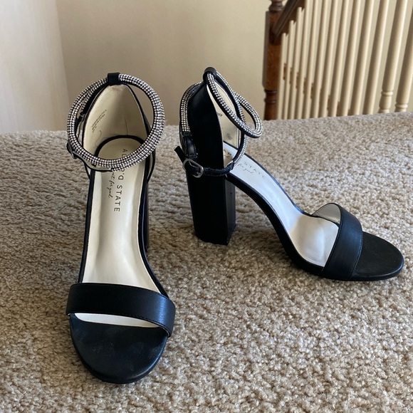 NWOT Black Vegan Altar’d State Formal Rhinestone Strappy Block Heels - Picture 1 of 2